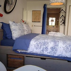 Camera standard con letto king size